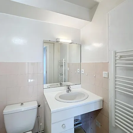 Avec Terrasse, Proche Thermes Et Centre, Animaux Acceptes, Wifi Inclus, - Fr-1-451-66