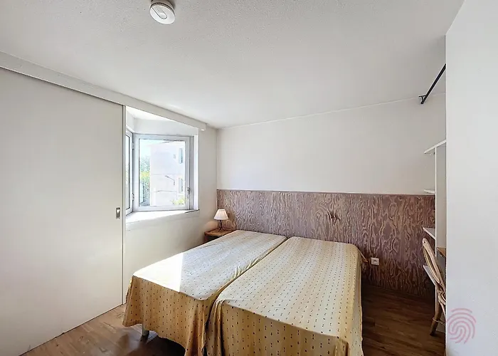Avec Terrasse, Proche Thermes Et Centre, Animaux Acceptes, Wifi Inclus, - Fr-1-451-66 Διαμέρισμα *